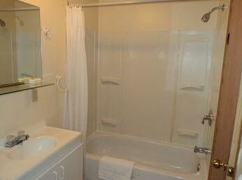 Rymal's Motel - Photo2