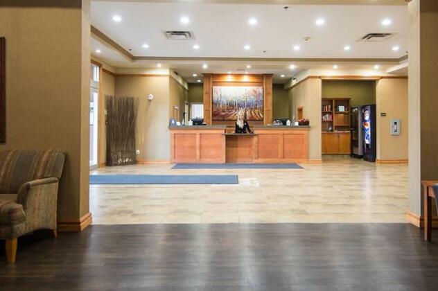 Days Inn & Suites by Wyndham Edmonton Airport - Photo2