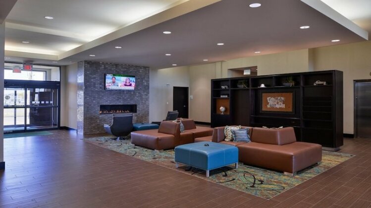 Holiday Inn Hotel & Suites Edmonton Airport Conference Centre - Photo4