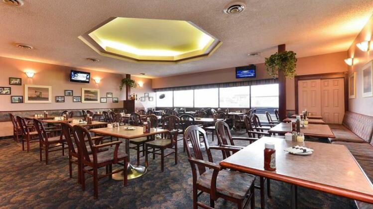 Quality Inn & Suites Edmonton International Airport - Photo3