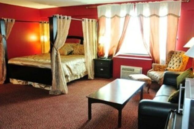 Red Carpet Inn and Suites - Sudbury - Photo2
