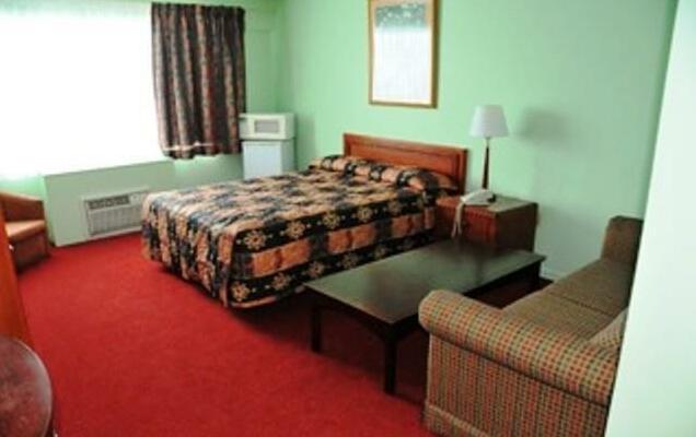 Red Carpet Inn and Suites - Sudbury - Photo5