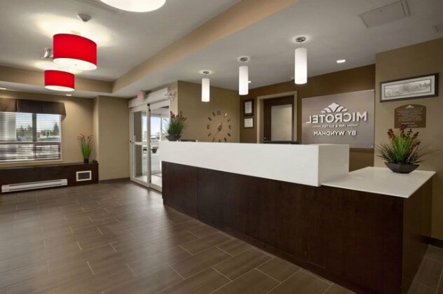Microtel Inn & Suites by Wyndham Lloydminster - Photo3