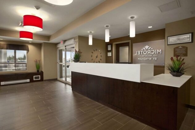 Microtel Inn & Suites by Wyndham Lloydminster - Photo3