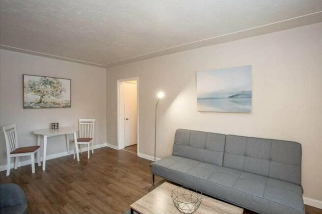 Comfy One Bedroom Apartment- Minutes to Downtown - Photo5