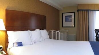 Holiday Inn Express & Suites - London Downtown - Photo5