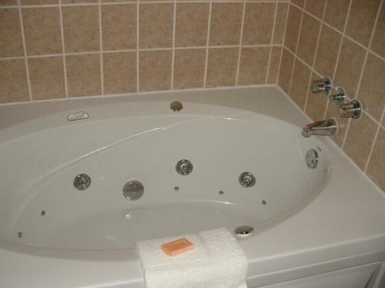 Wayfare Inn - Photo2