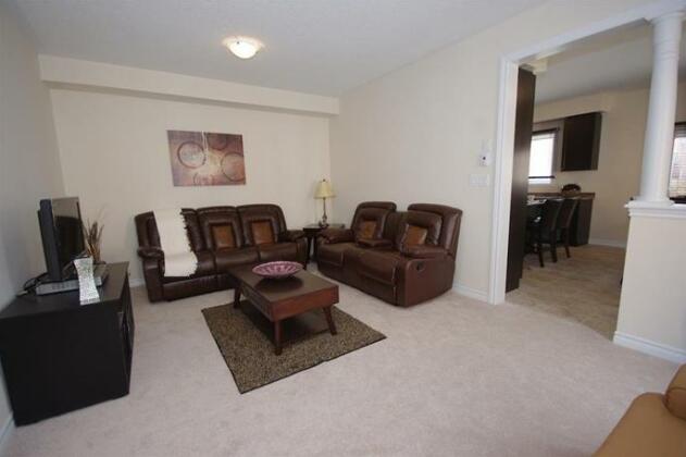 Home4All Furnished Suites Milton - Photo4