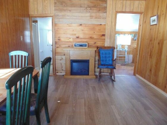 Maple Grove Cottages - Photo4