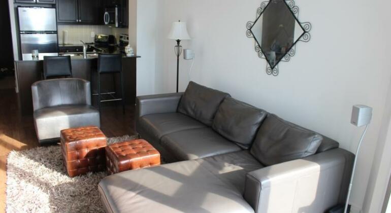 Absolute World Furnished Suites - Photo5