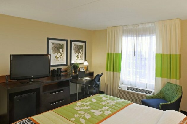 Fairfield Inn & Suites by Marriott Toronto Mississauga - Photo4