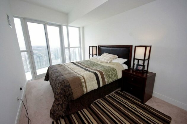 Royal Stays Furnished Apartments - Square One - Photo3