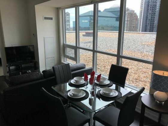 Spacious Two Bedroom Furnished Apartment Square One-05 - Photo3