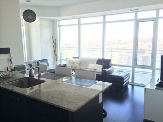 Square One Fully Furnished Suite - Photo3