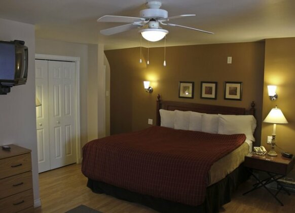 Midtown Motel & Suites - Photo4