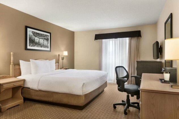 Travelodge Suites by Wyndham Moncton - Photo5