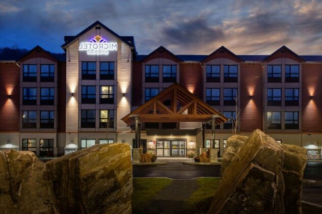 Microtel Inn & Suites by Wyndham Mont Tremblant - Photo2