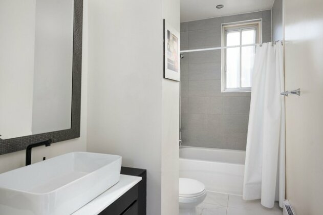 Architectural 2BR in Mile End by Sonder - Photo2