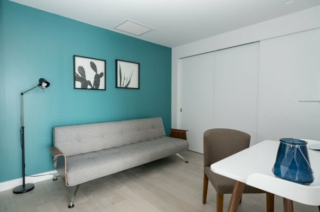 Artsy 1br In Downtown Mtl By Sonder - Photo5
