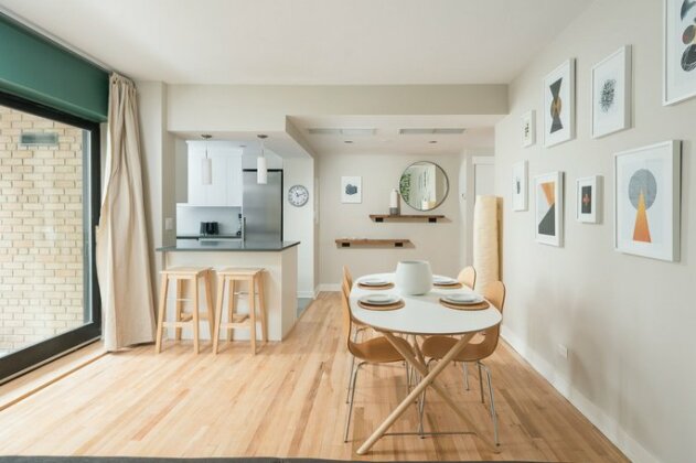 Artsy 2br In Downtown Mtl By Sonder - Photo3