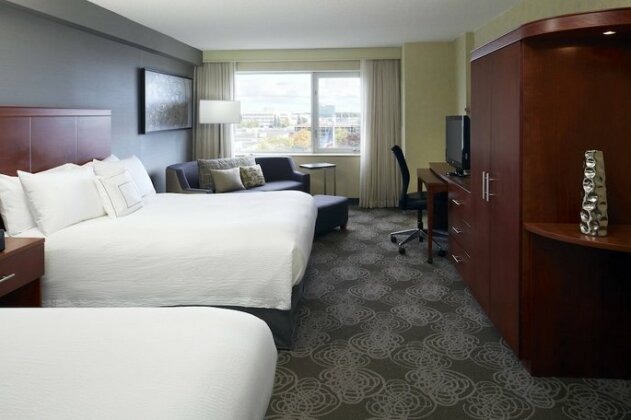 Courtyard by Marriott Montreal Airport - Photo5