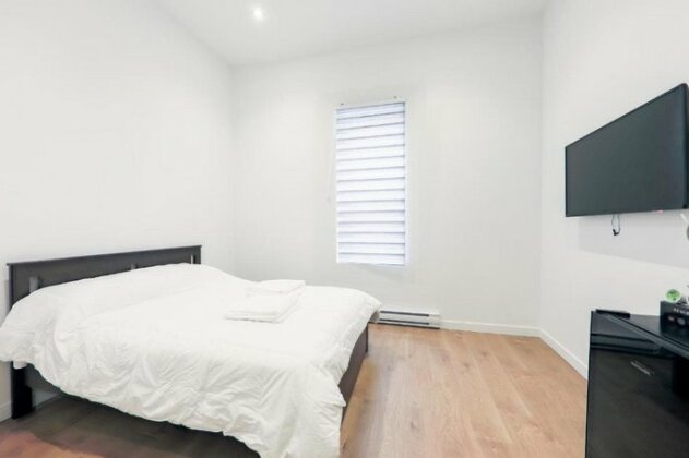 Cozy 3 Bedroom Stay Close to Olympic Stadium & Botanical Gardens - Photo5