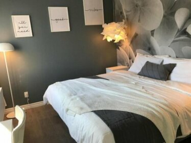 Cozy room - Olympic stadium & Downtown Montreal 7