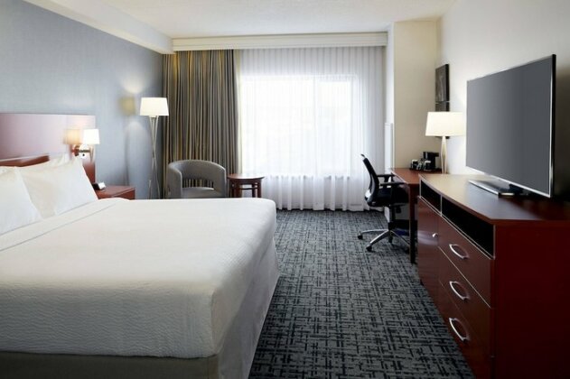 Fairfield Inn & Suites by Marriott Montreal Airport - Photo5