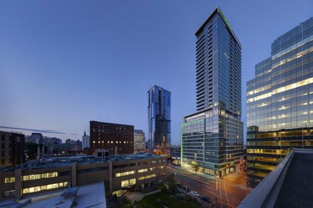 Holiday Inn Hotel & Suites - Montreal Centre-ville Ouest - Photo2