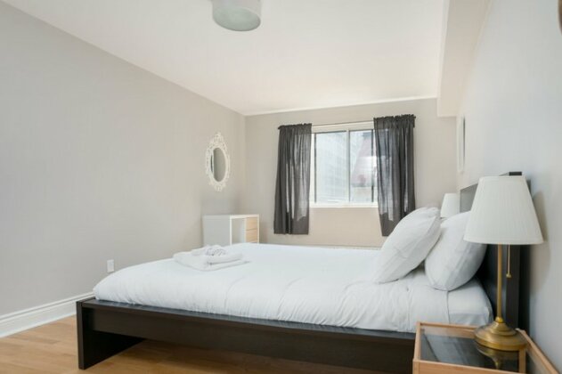 Spacious 2BR in Downtown MTL by Sonder - Photo3