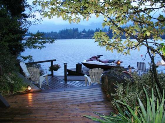 Long Lake Waterfront Bed and Breakfast - Photo2
