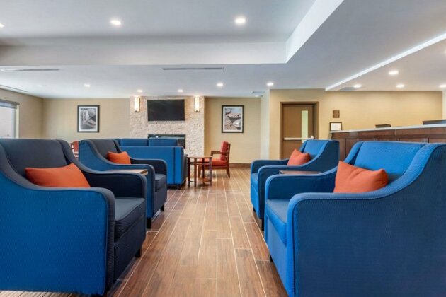 Comfort Inn & Suites Napanee - Photo5