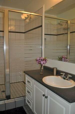 The Baker Suite Vacation Rentals - Photo3
