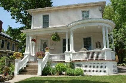 Accommodations Niagara Bed and Breakfast