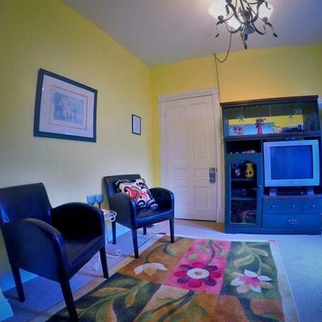 Blue Gables Bed and Breakfast - Photo3