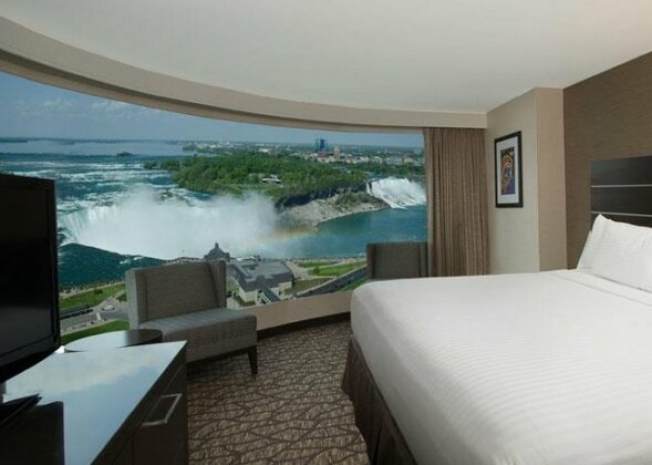 Embassy Suites by Hilton Niagara Falls Fallsview - Photo4