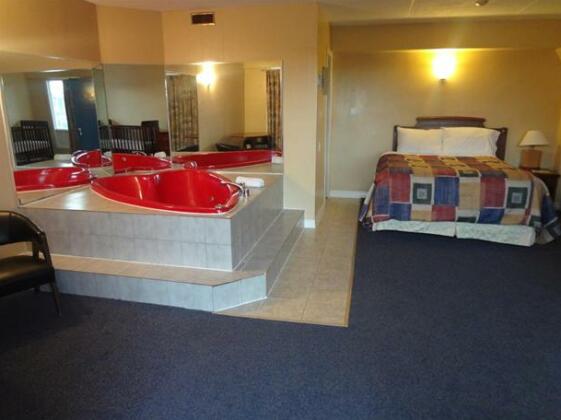 Empress Inn and Suites by Elevate Rooms - Photo5