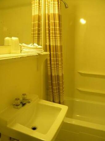 Fairway Inn by the Falls by Elevate Rooms - Photo4