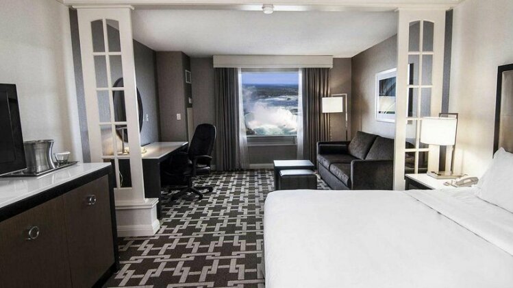 Hilton Niagara Falls/ Fallsview Hotel and Suites - Photo3