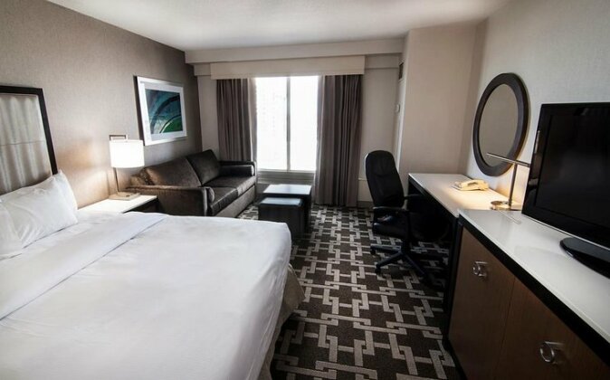 Hilton Niagara Falls/ Fallsview Hotel and Suites - Photo4