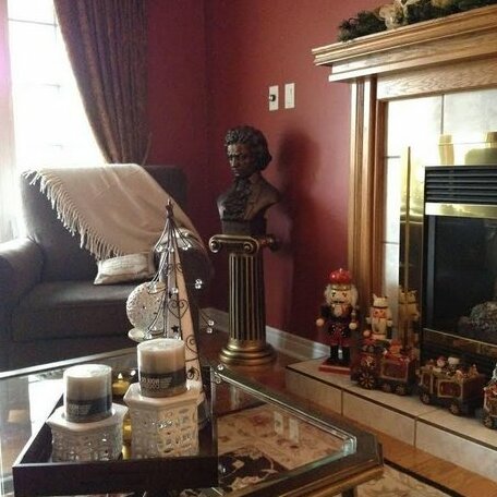 Demi's Place Bed and Breakfast - Photo4