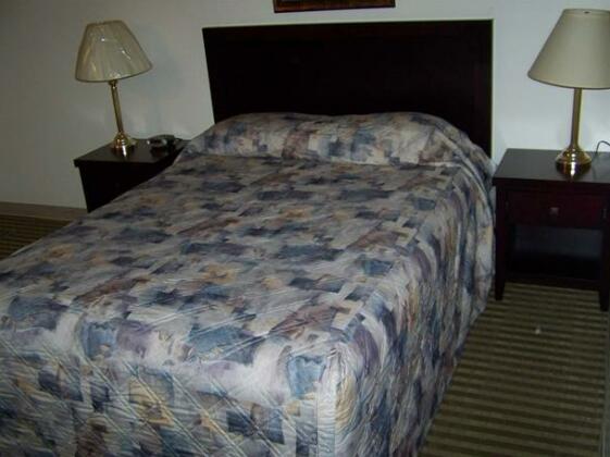 Battlefords Inn - Photo2