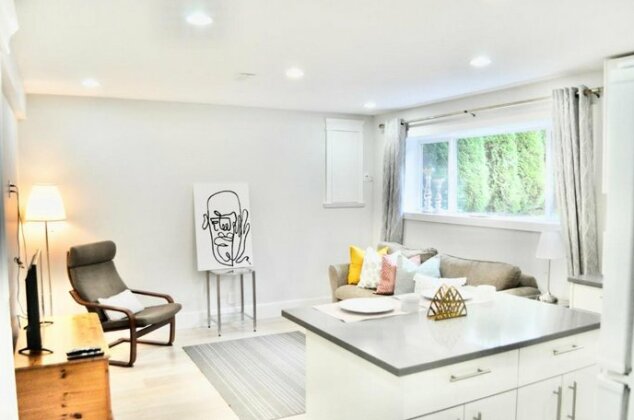 Stylish 1 BR suite in North Vancouver 10 mins ski - Photo2