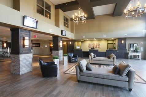Pomeroy Inn & Suites at Olds College - Photo3