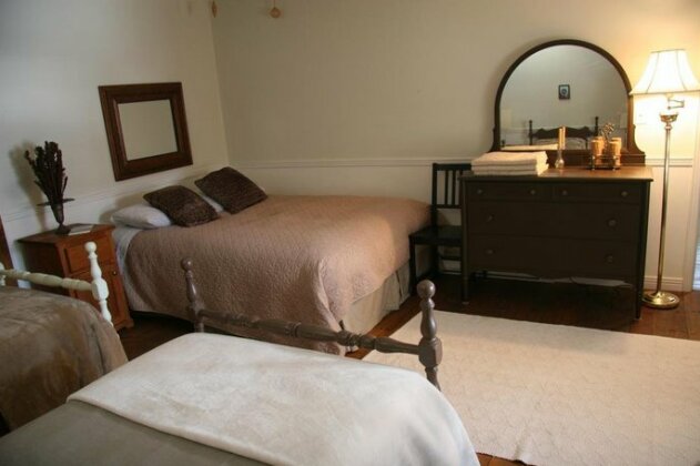 The Hive Bed and Breakfast - Photo4