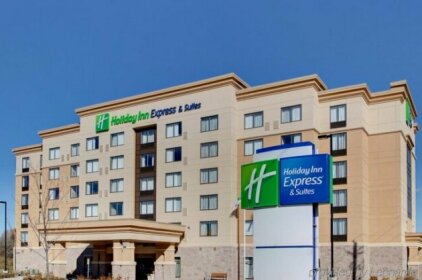Holiday Inn Express Hotel and Suites Nepean East