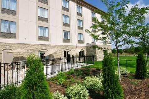 Holiday Inn Express Hotel & Suites Ottawa Airport - Photo4