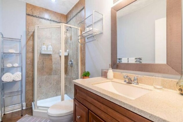 Newly Renovated 2BR - Downtown/Little Italy - Photo4