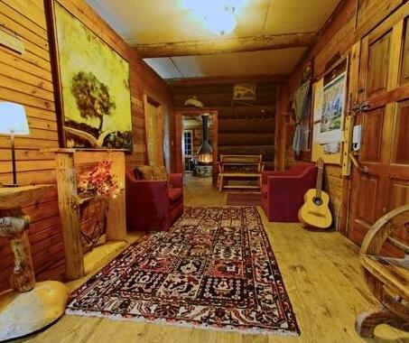 Beaverfoot Lodge - Photo2