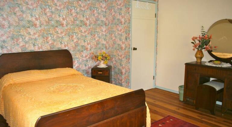 Dunphy's Bed and Breakfast - Photo2